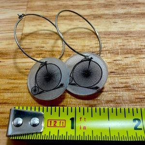 Old fashioned bicycle earrings